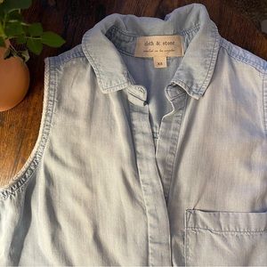 Cloth and stone sleeveless chambray top